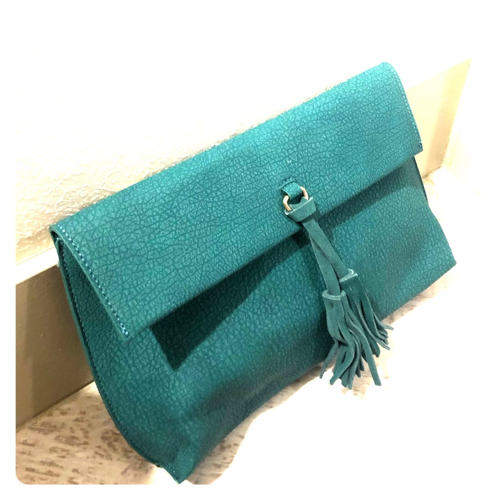 Beautiful never been used clutch!